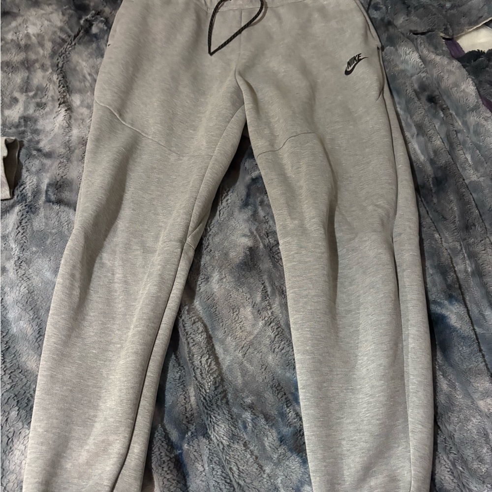 Men’s nike tech joggers